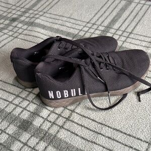 NOBULL women size 9 Charcoal Athletic Shoes